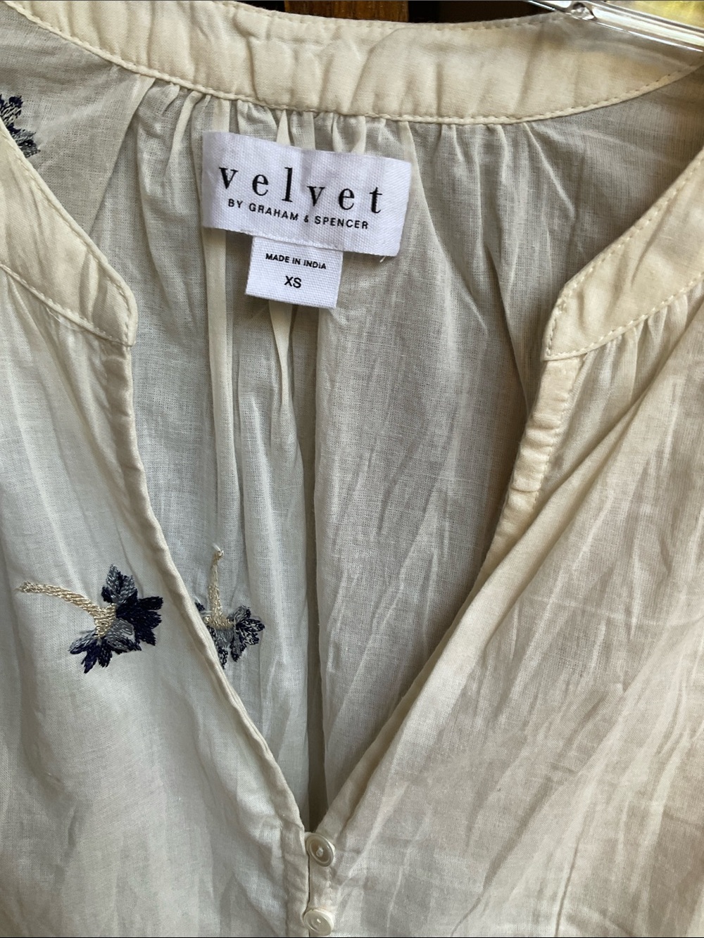 Blouse - Picture 2 of 3